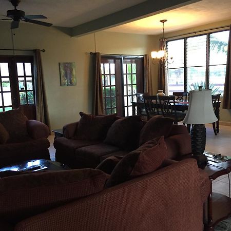 Royale Manor Villa Corozal Bagian luar foto