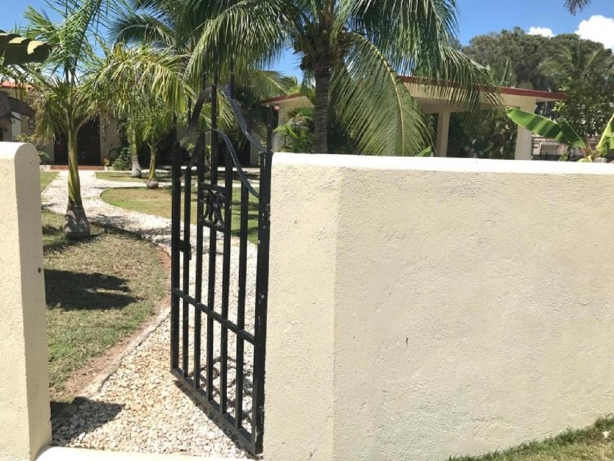 Royale Manor Villa Corozal Bagian luar foto