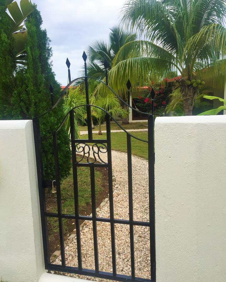 Royale Manor Villa Corozal Bagian luar foto